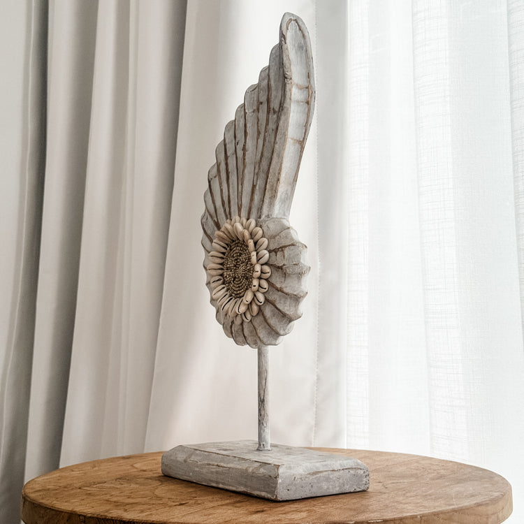 Driftwood Sunburst Shell Stand – Natural