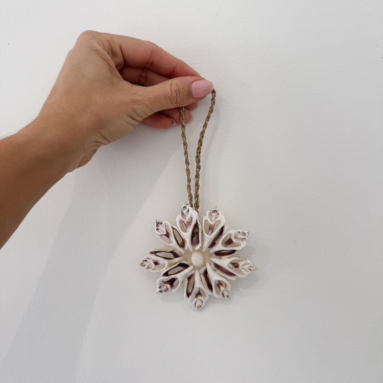 Coastal Shell Snowflake – Natural