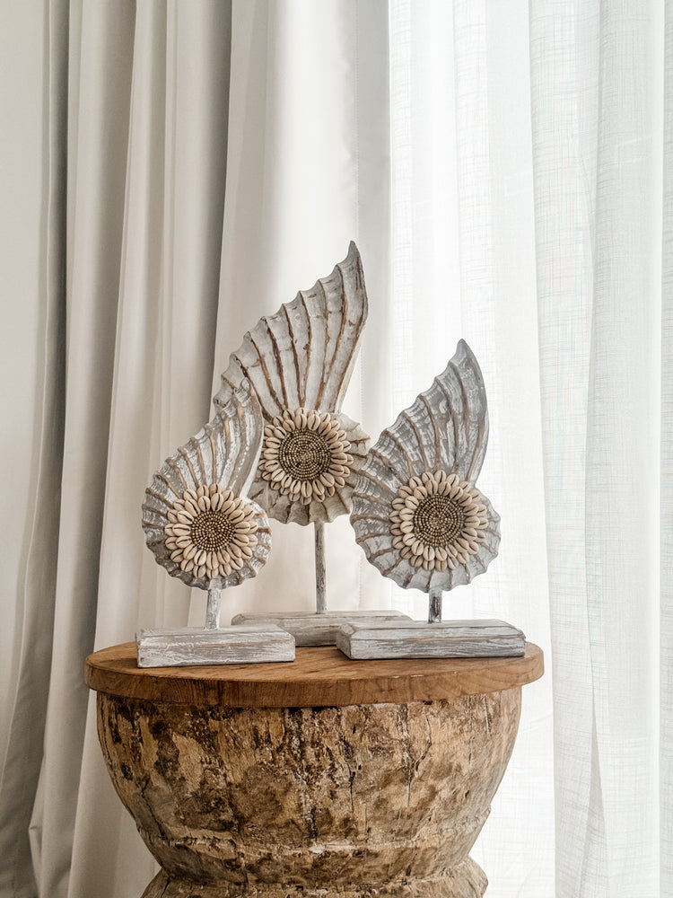 Driftwood Sunburst Shell Stand – Natural