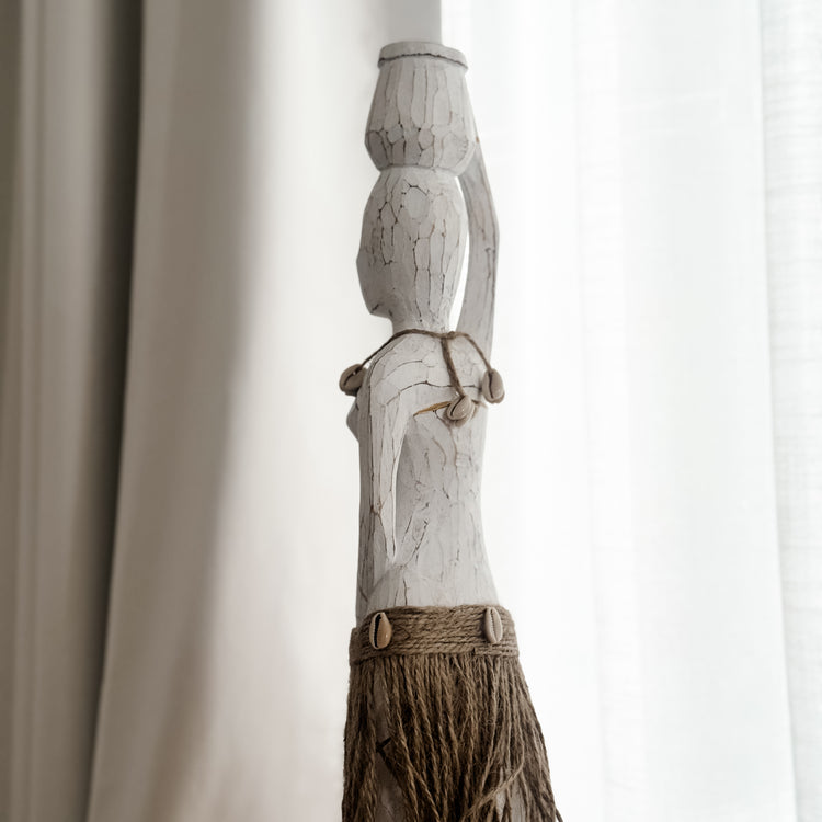 Coastal Island Tribal Lady Statue – Whitewash