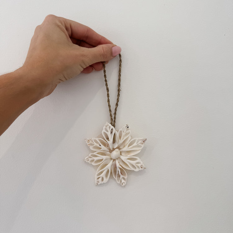 Coastal Shell Snowflake – Ivory