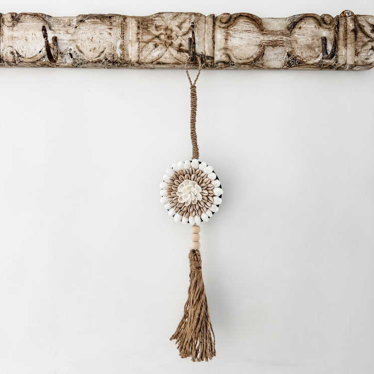 Shell Bloom Tassel Hanging – Neutral