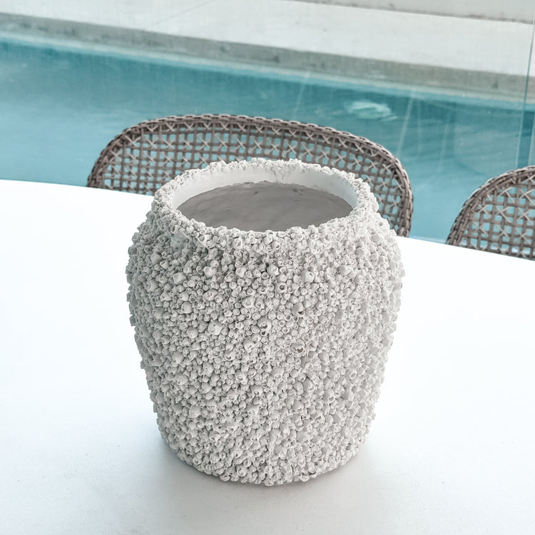 Reina Resin Pot - White