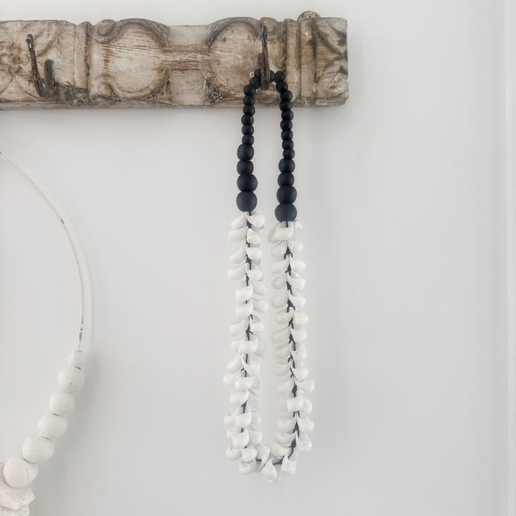 Black & White Shell Necklace