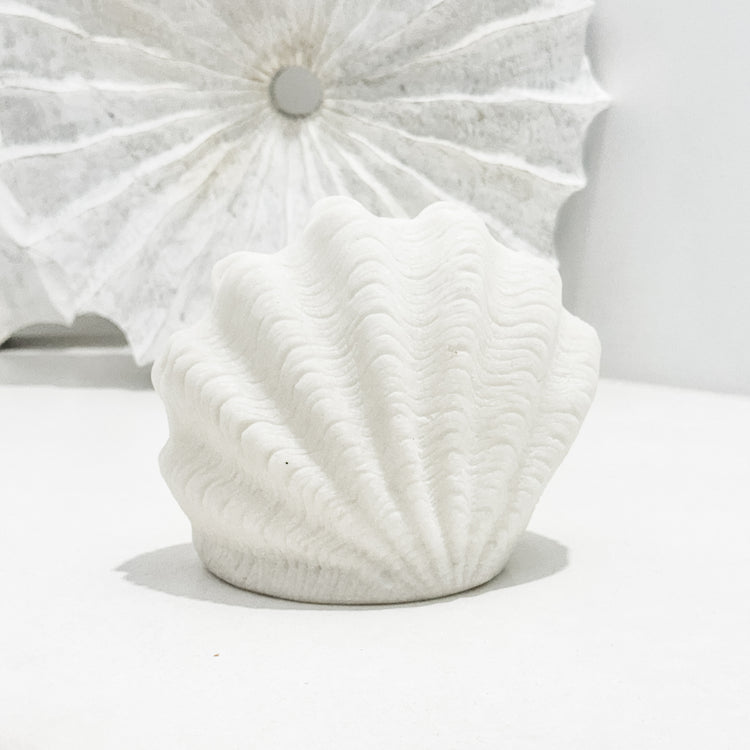 Resin Scallop Shell Lamp