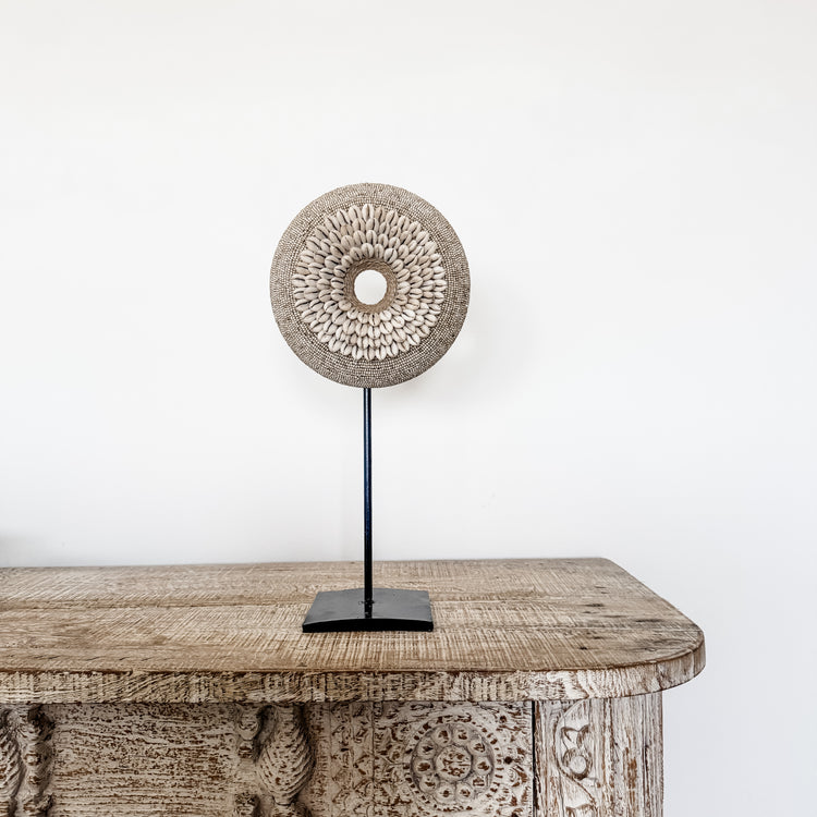 Cowrie Sun Disc Stand