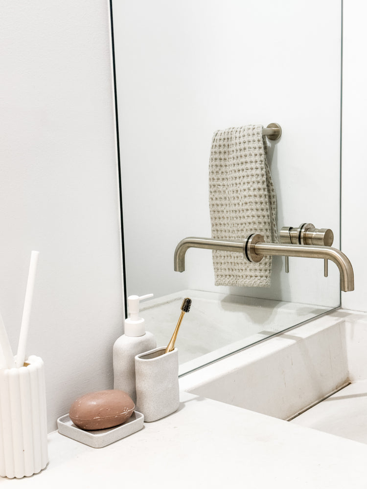 Olwen Ceramic Bathroom Set of 3 Preorder