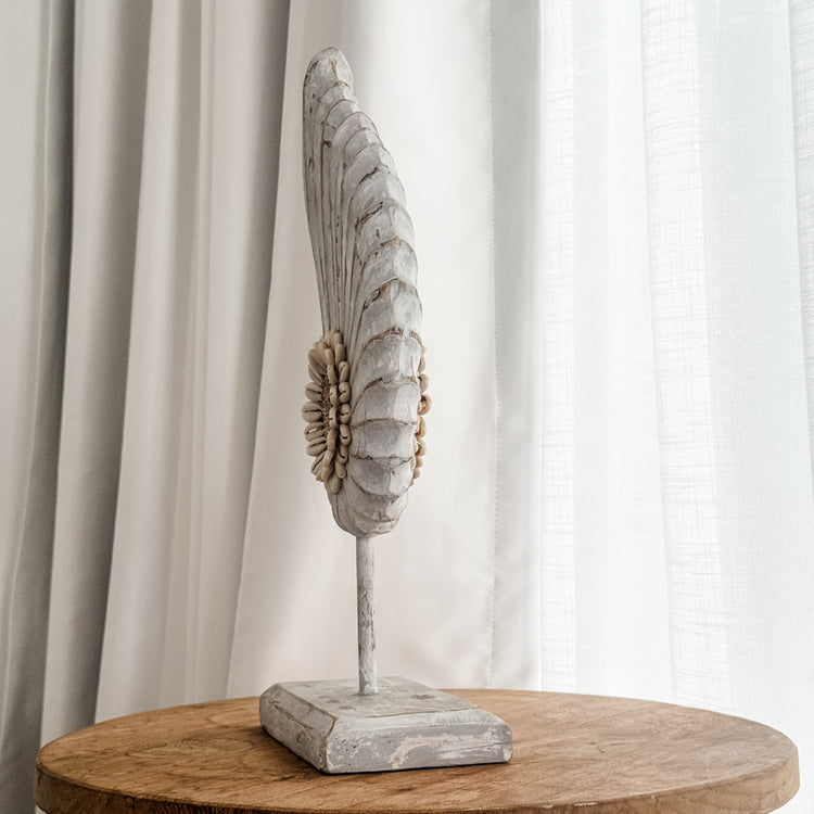Driftwood Sunburst Shell Stand – Natural