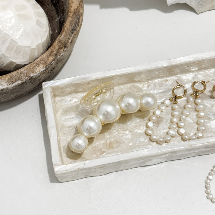 Paloma Pearl Hair Claw Clip