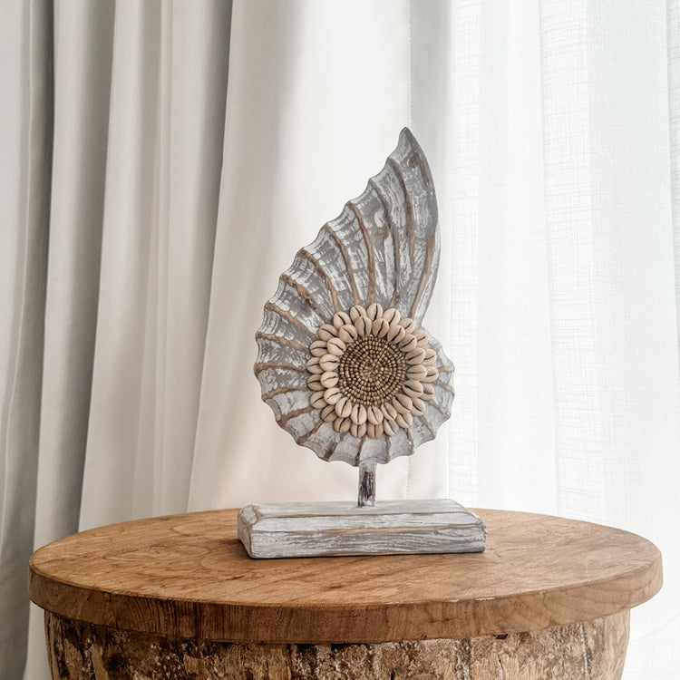 Driftwood Sunburst Shell Stand – Natural