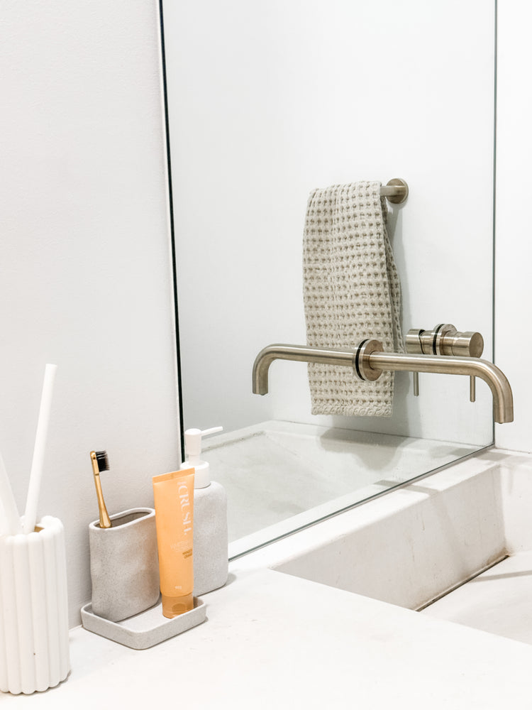 Olwen Ceramic Bathroom Set of 3 Preorder