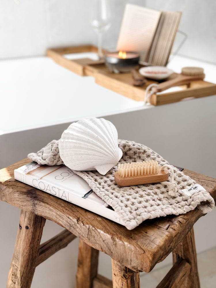 Bathe Wood Nail Brush