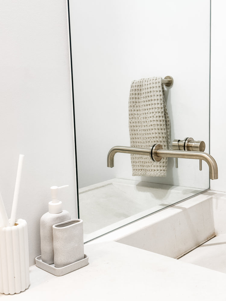 Olwen Ceramic Bathroom Set of 3 Preorder