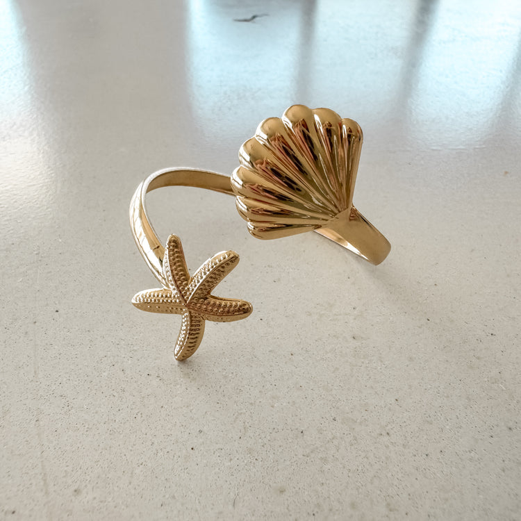 Coastal Gold Napkin Ring – Starfish & Seashell Design Preorder