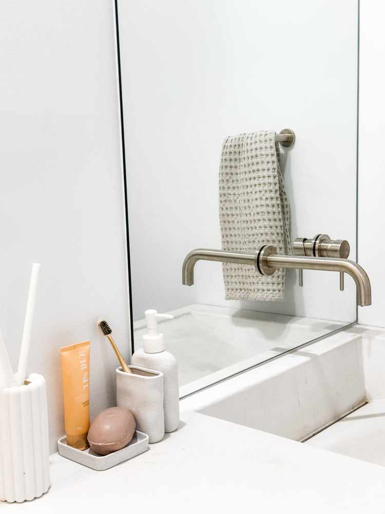 Olwen Ceramic Bathroom Set of 3 Preorder