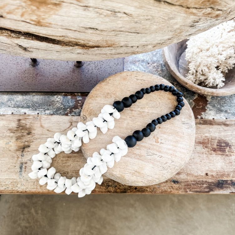 Black & White Shell Necklace