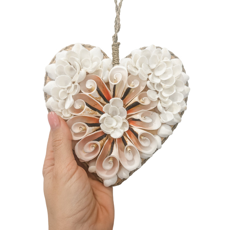 Fleur Hanging Shell Heart