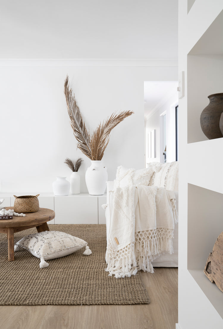 White Madlenka Tassel Throw