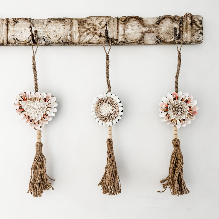 Shell Bloom Tassel Hanging – Neutral