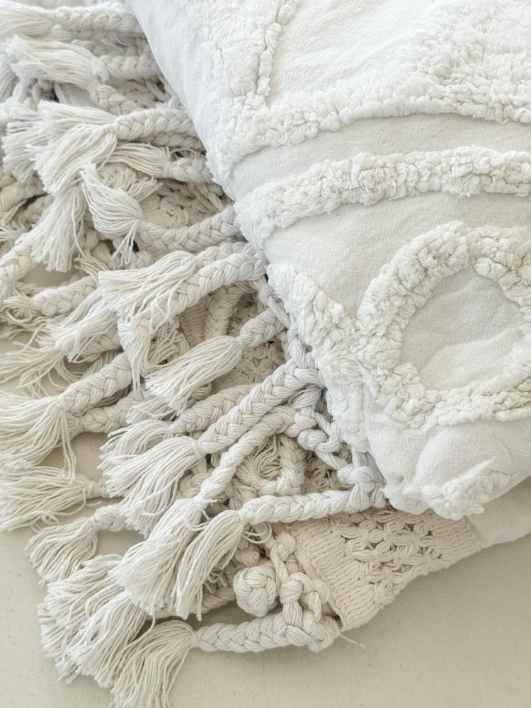 Halayah Throw – Ivory Chenille Tufted Luxe
