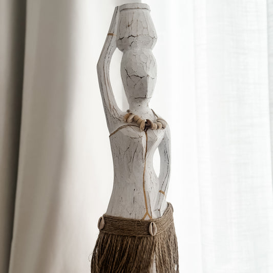 Coastal Island Tribal Lady Statue – Whitewash