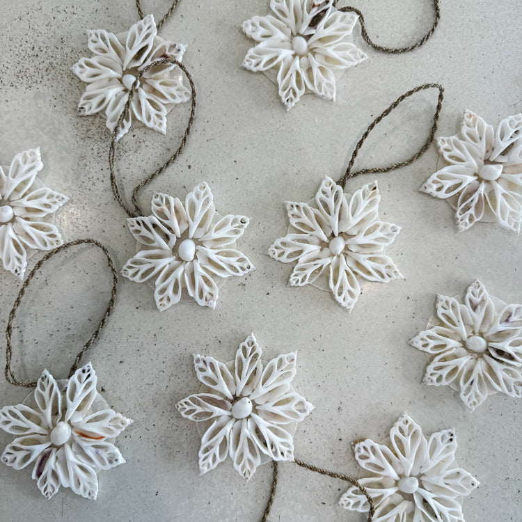 Coastal Shell Snowflake – Ivory