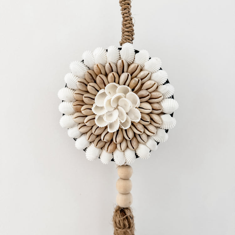 Shell Bloom Tassel Hanging – Neutral