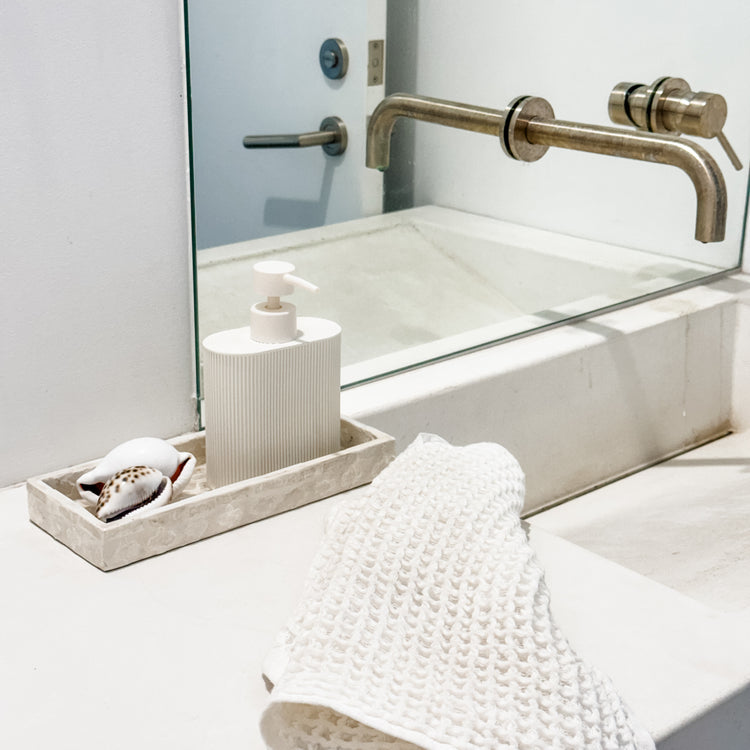 Sid Ribbed Resin Dispenser – Ivory