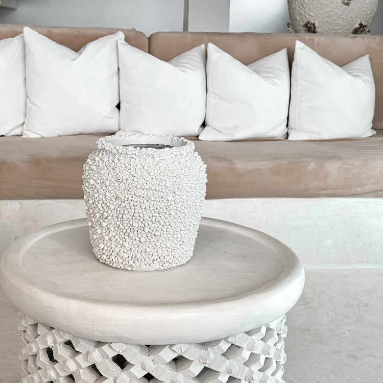 Reina Resin Pot - White