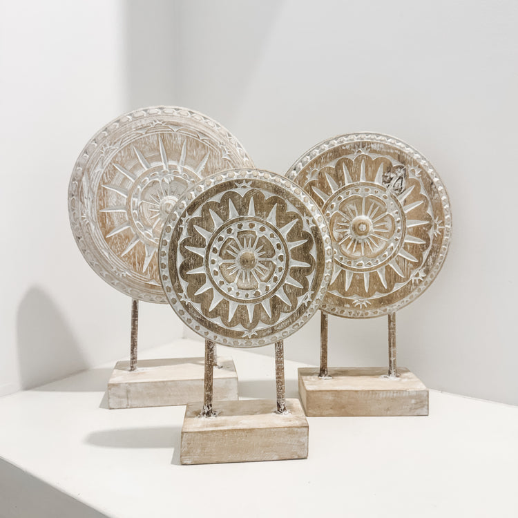 Solana Carved Timber Stand