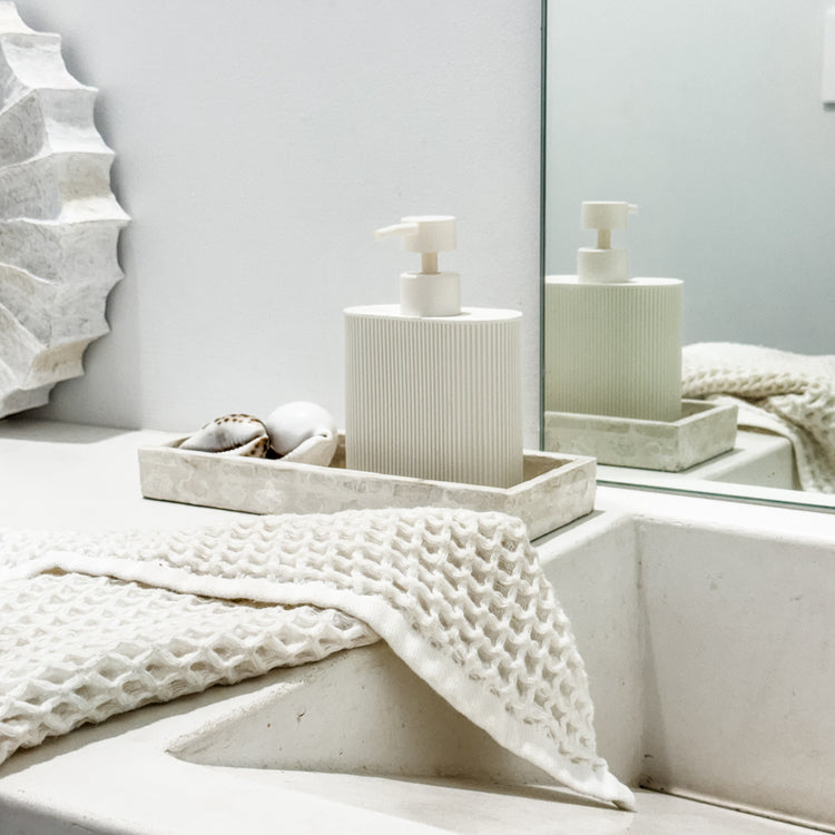 Sid Ribbed Resin Dispenser – Ivory