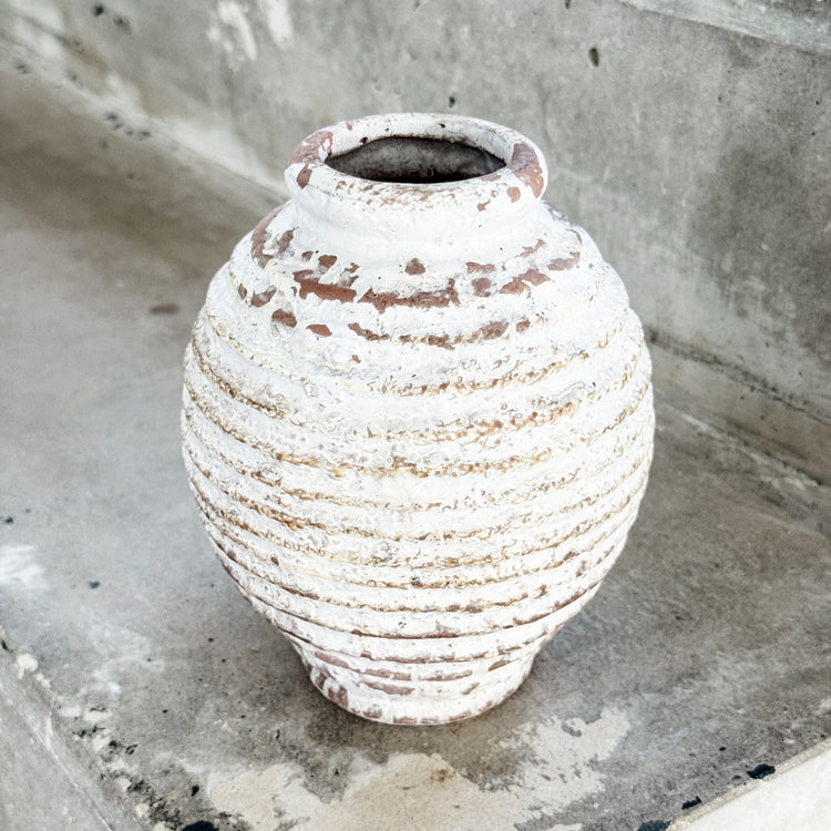 Textured Terracotta Bud Vase – 16.5×13cm