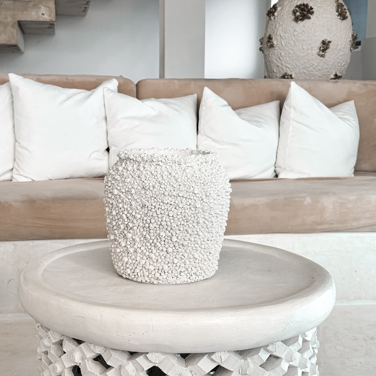 Reina Resin Pot - White