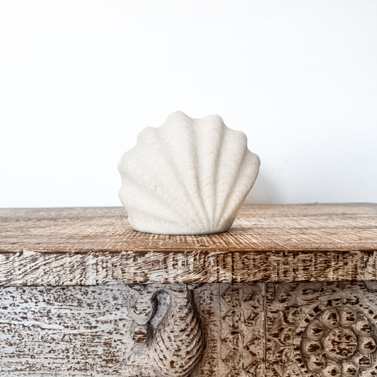 Resin Scallop Shell Lamp