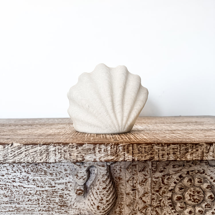 Resin Scallop Shell Lamp