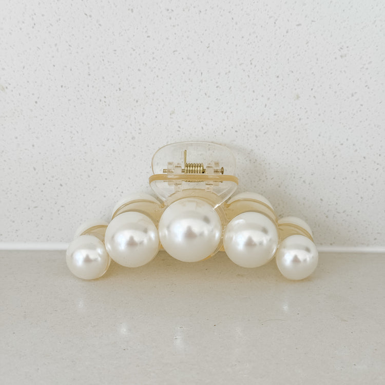 Paloma Pearl Hair Claw Clip