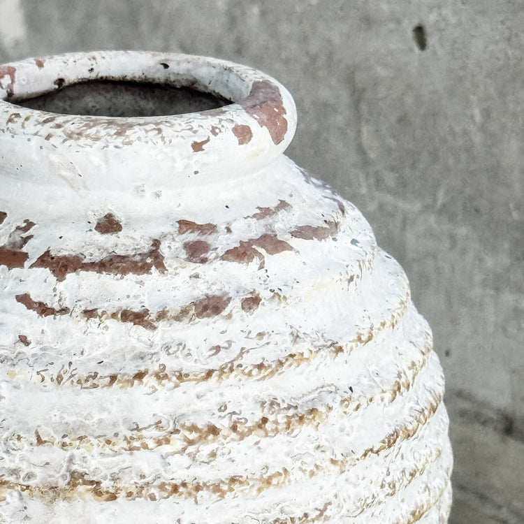 Textured Terracotta Bud Vase – 16.5×13cm