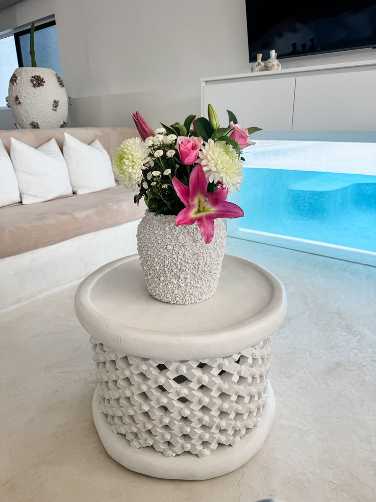 Reina Resin Pot - White