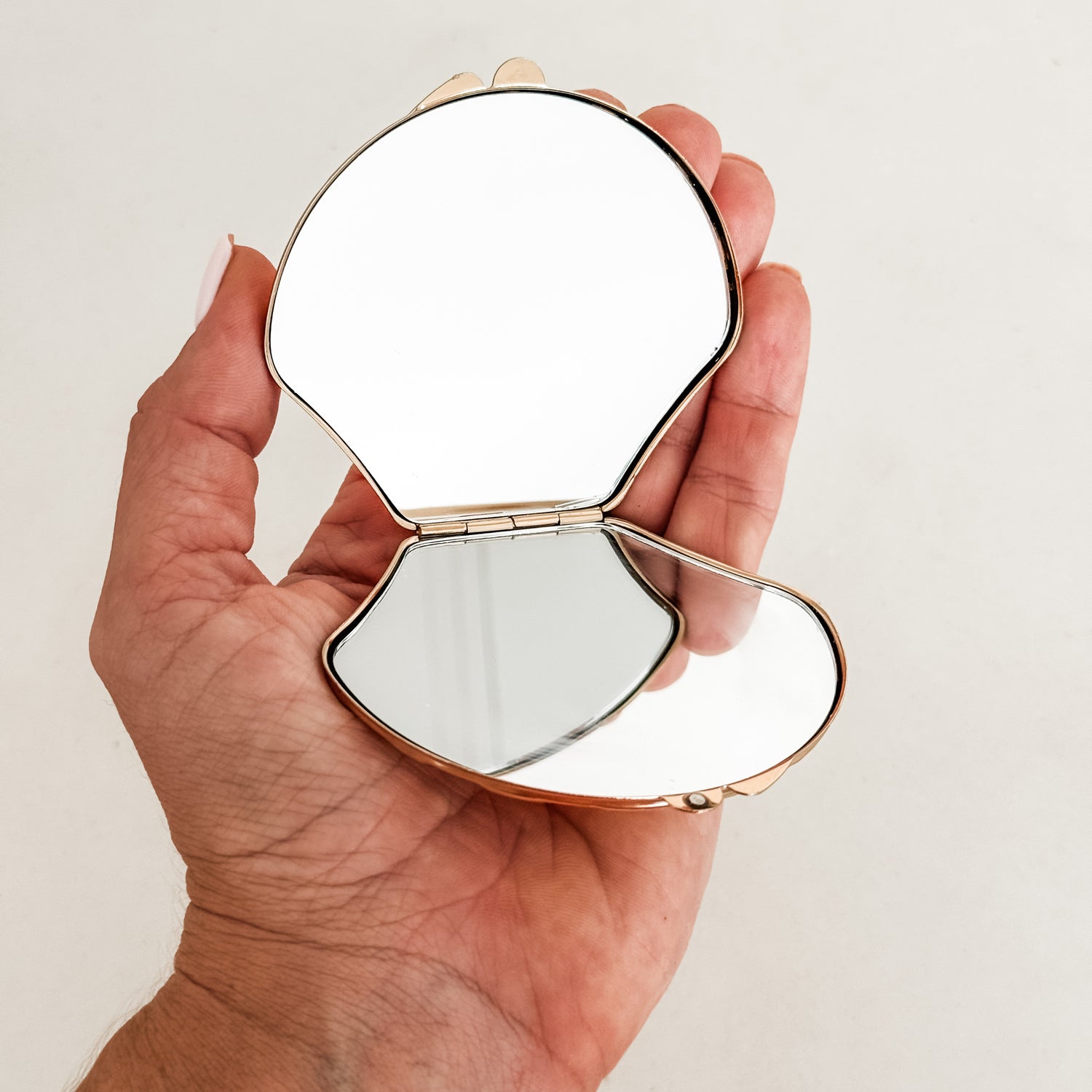 Shell Compact Mirrior Shell Compact Mirror