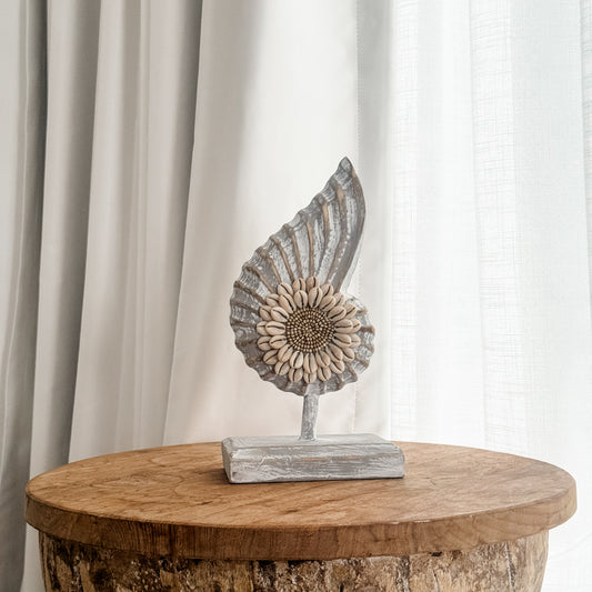 Driftwood Sunburst Shell Stand – Natural