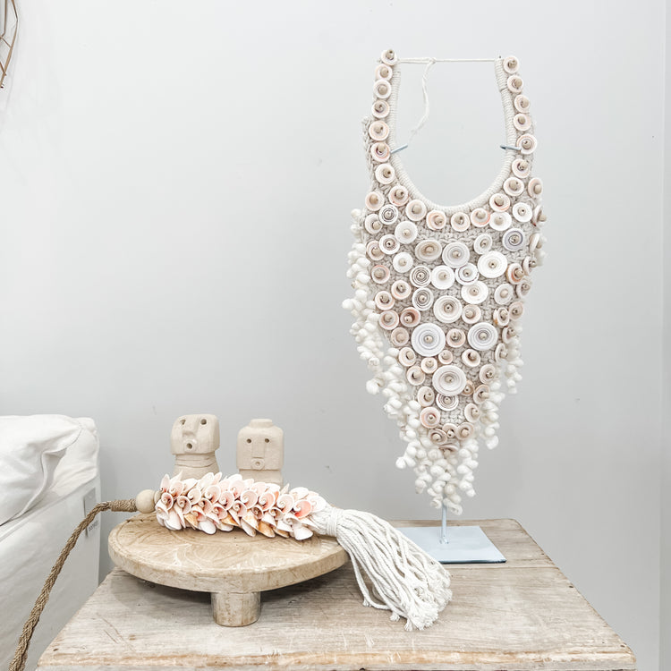 Zephyr Shell Necklace on Stand | Pink