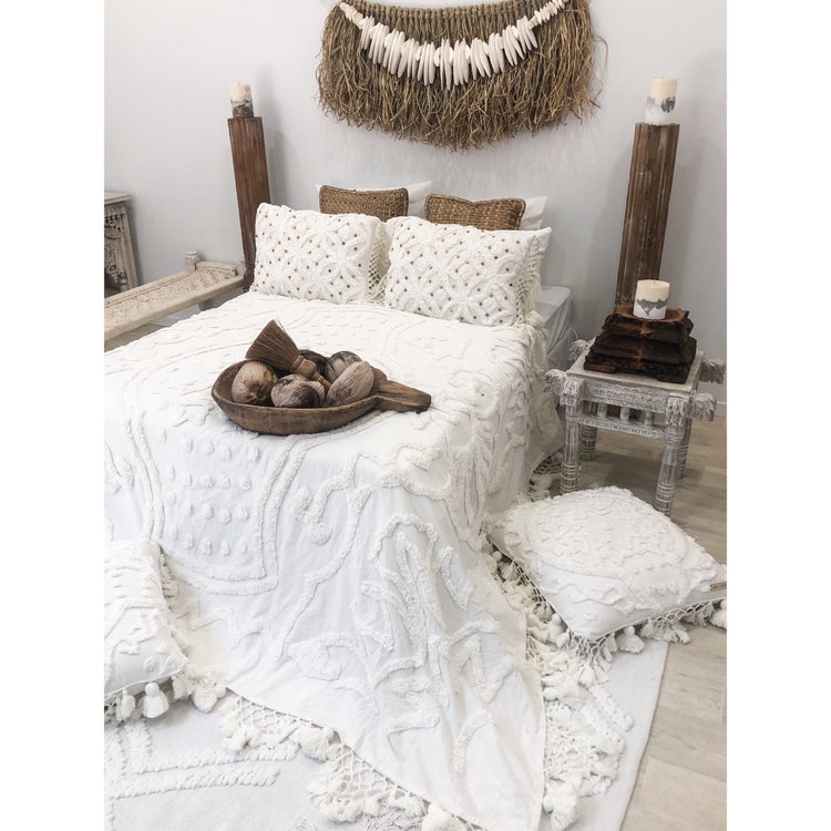 Aiyana White Hand Woven Bohemian Throw