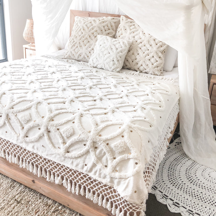 Textured White Ivy Throw 